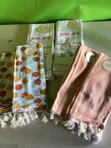 Dish Towels, LOT of 6, New, Retail - $5 - Lot 131