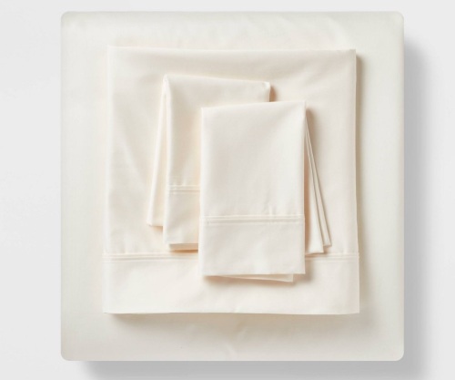 Full 500 Thread Count Tri-Ease Solid Sheet Set Ivory - Threshold, Like New, Retail - $59 - Lot 202