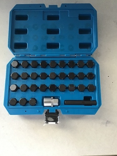 32 Pcs, Wheel Lock Lug Nuts, For Mercedes Benz Vehicles, Like New - Lot 227