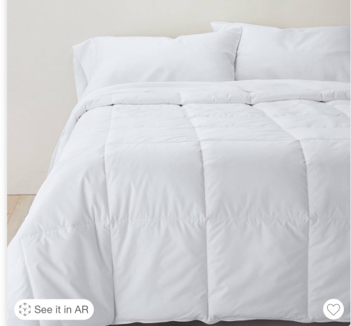 King Light Weight Premium Down Alternative Comforter, Like New, Retail - $99 - Lot 348