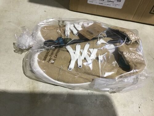 Lot of (6) Mad Love Slip-On Sneakers - Size 11 Women - Lot 533