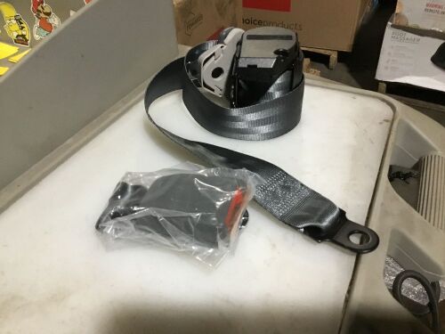3-Point Retractable Automatic Safety Seat Belt - Lot 629