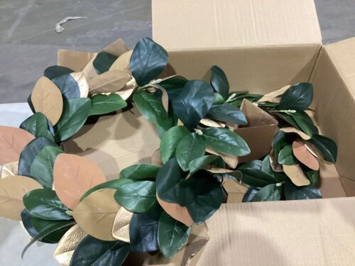 Lot of (2) Wreaths - Lot 651