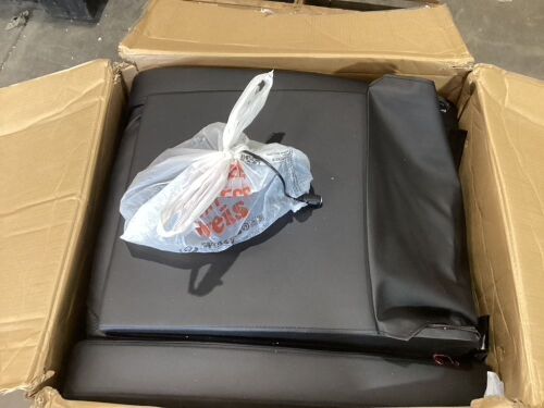 Ergonomic Adjustable Recliner Massage Chair - Lot 692