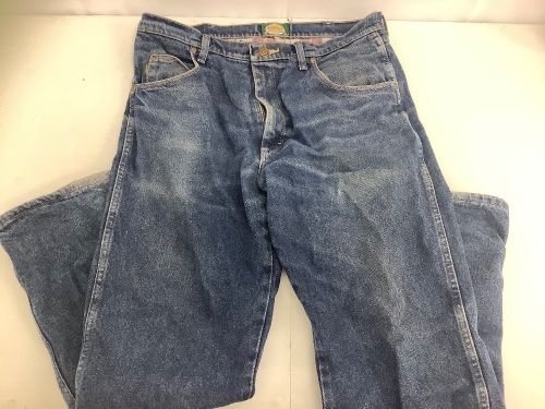 Red Plaid Flannel Lined Jeans, 36/32, E-Commerce Return, Lining Ripped In Leg - Lot 166