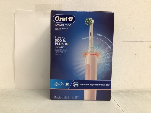 Oral B Electric Toothbrush, Powers Up, E-Comm Return - Lot 550