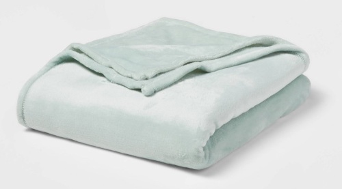 Twin/Twin XL Solid Plush Bed Blanket Mint Green - RoomEssentials, New, Retail - $15 - Lot 288