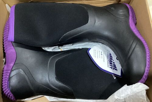 Hisea Women's Insulated Boots - Size 7 - Lot 535