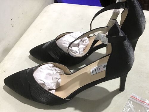 Women's High Heel Pumps - Unknown Size - Lot 514