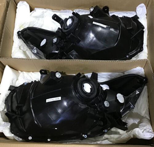 Headlight Assembly Replacement for 2008-2010 Toyota Highlander - Damaged - Lot 1152