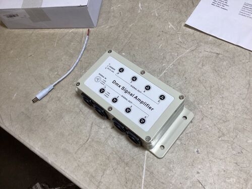 8 Channel Output DMX512 Signal Amplifier DMX LED Controller Splitter - Lot 914