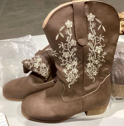 Women's Retro Western Cowboy Boots - Size 36 - Lot 1056