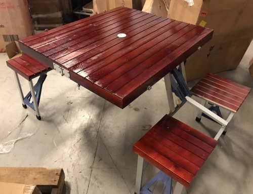 Folding Picnic Table, 4 Seats, Appears New - Lot 188
