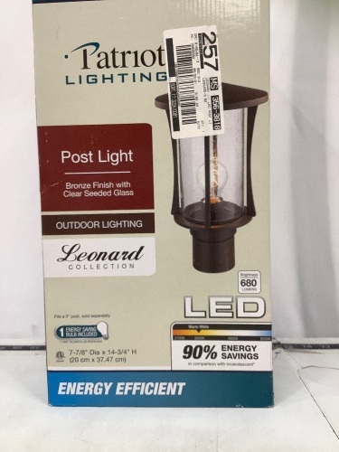 Patriot Lighting 680 Lumen Lamp Light & 80" Post w/ Cross Arm - Lot 33