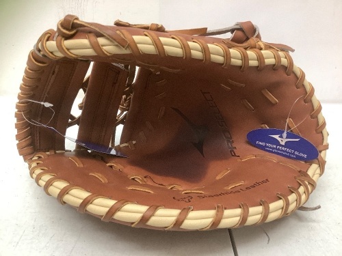 Right Handed Leather Catchers Mitt, Appears new - Lot 174