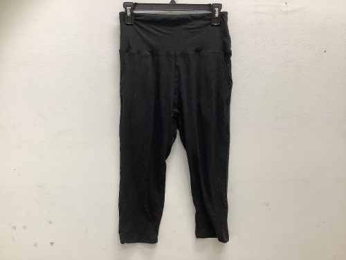 Ladies Stretch Capris, L/XL, Appears New - Lot 252