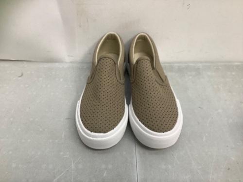 Womens Shoes, 6.5, Appears New - Lot 408