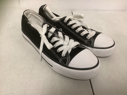 Sneaker Shoes, 8, Unsure if Mens or Womens, E-Comm Return - Lot 175