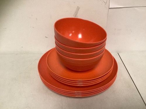 Dishes Set, Appears New - Lot 201