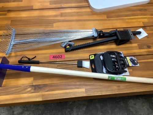 Box of Varying Tools - Lot 4602