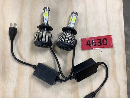 Headlight Bulbs - Lot 4630