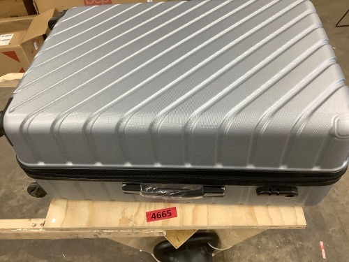 4 Gray Suitcases - Lot 4665