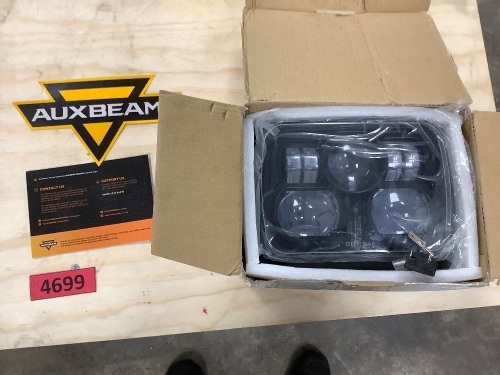 AuxBeam Single Light - Lot 4699