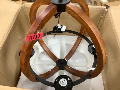 Standard Chain Suspended Light Fixture - Lot 4717
