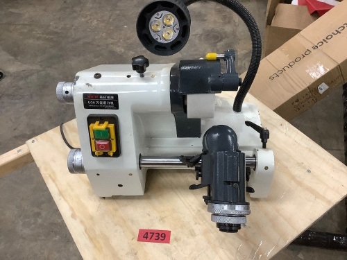 Universal Cutter Grinder - Lot 4739