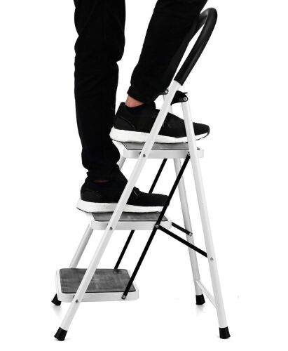Folding Step Ladder - Lot 242