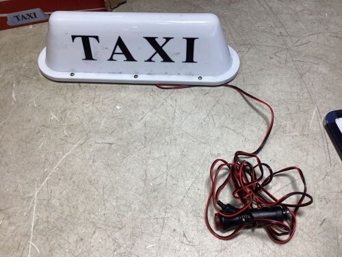 Taxi Roof Lamp  - Lot 602