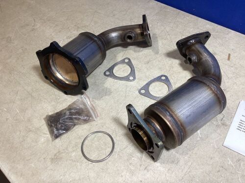 Catalytic Converter Exhaust Pipe for 03-07 Nissan Murano V6 3.5L - Lot 327
