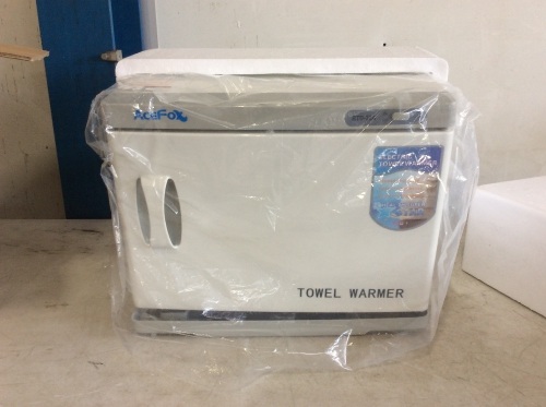 AceFox Professional Electric Towel Warmer - Appears New - Lot 182