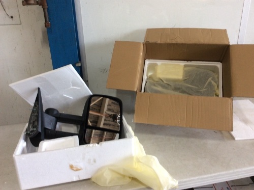 Sanooer Pair 07-14 Chevy Silverado Sierra Manual Extendable Towing Mirrors - Appear New - Lot 193