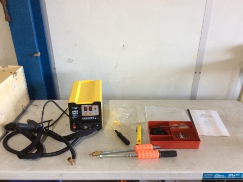 VEVOR G90E Vehicle Panel Spot Puller Dent Spotter 3500A 3KW Spot Welding Machine - E-Comm Return, Powers On Not Tested Further  - Lot 328