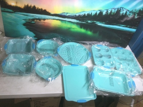 Light Blue Baking Set - New - Lot 1073