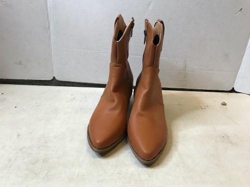 Ladies Zip-Up Cowgirl Boots, Size 5, Appears New - Lot 413