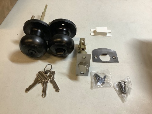Door Knob Set, Keys, Appears New - Lot 468