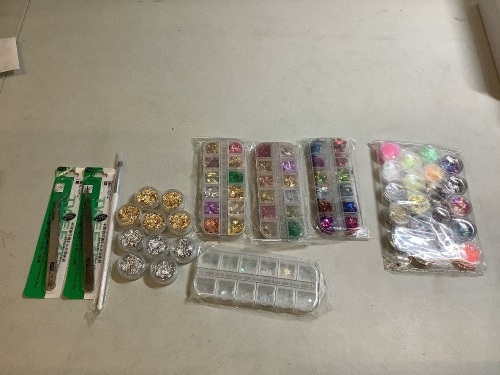 Nail Art Set, Apperas New - Lot 482