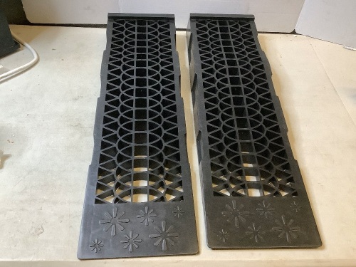Car Ramps, Cracked Piece On Back - Lot 235