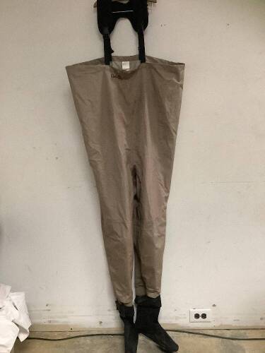Womens Stocking Foot Waders - Lot 59