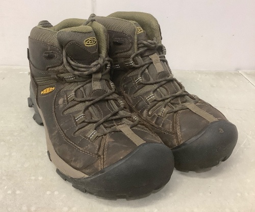 Mens Hiking Boots - Hole in Toe - Lot 147