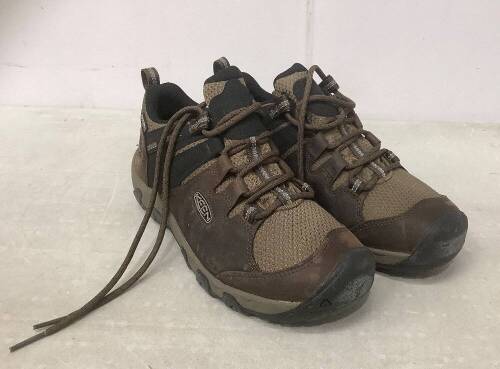 Mens Hiking Boots - Lot 188