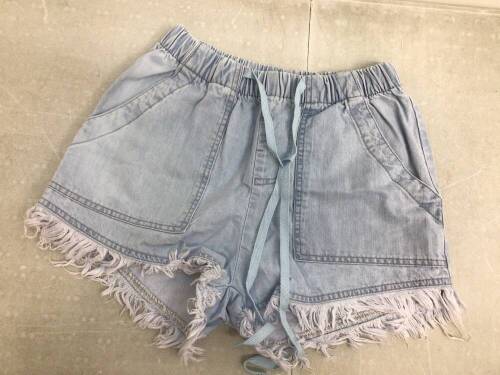 Womens Denim Shorts, S, Appears New - Lot 414