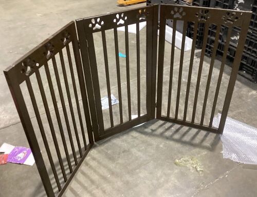 3-Panel Dog Safety Door Gate - Lot 696