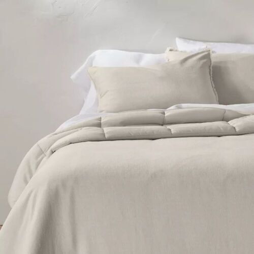 Heavyweight Linen Blend Comforter & Sham Set - King/California King - Lot 286