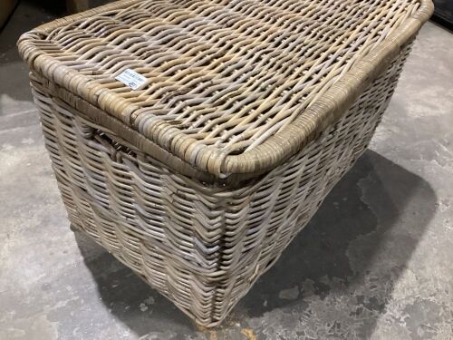 Wicker Laundry Storage Bin - Lot 772