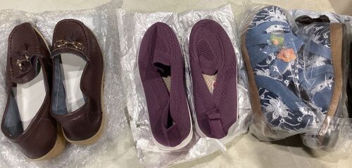 Lot of (3) Pairs of Women's Shoes - Size 39 - Lot 1087