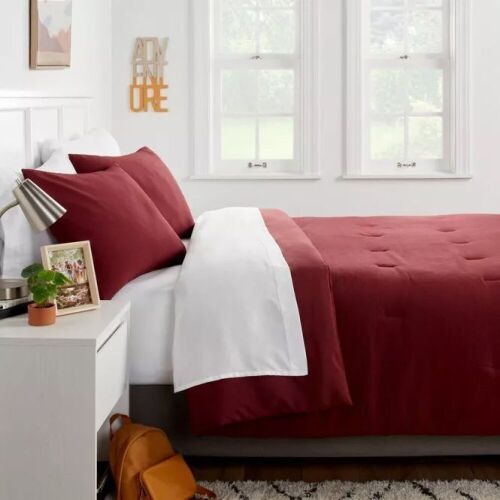 Microfiber Micro Texture Comforter - Full/Queen Size, Maroon - Lot 964
