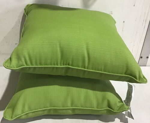 Lot of (2) Throw Pillows - Green - Lot 259